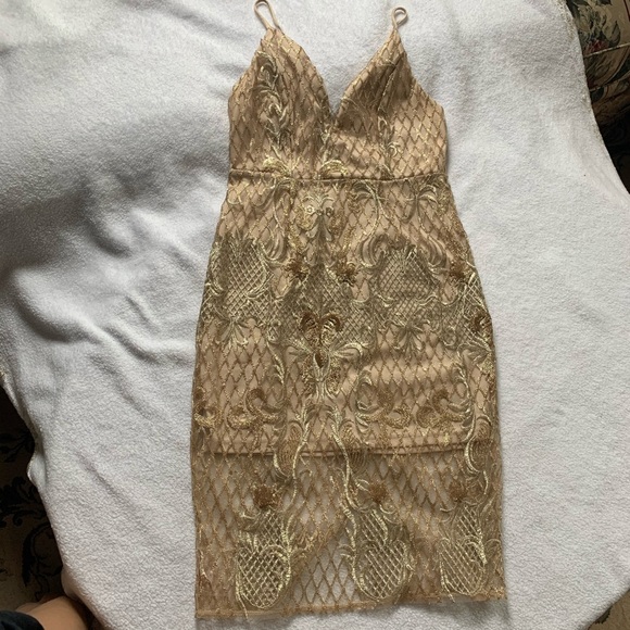 Dresses & Skirts - Gold Sequin Dress